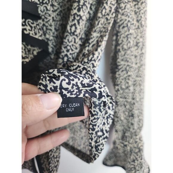 Linda Allard x Ellen Tracy Black w/Brown Floral 100% Silk Button Up Blouse sz 8 - Picture 6 of 8